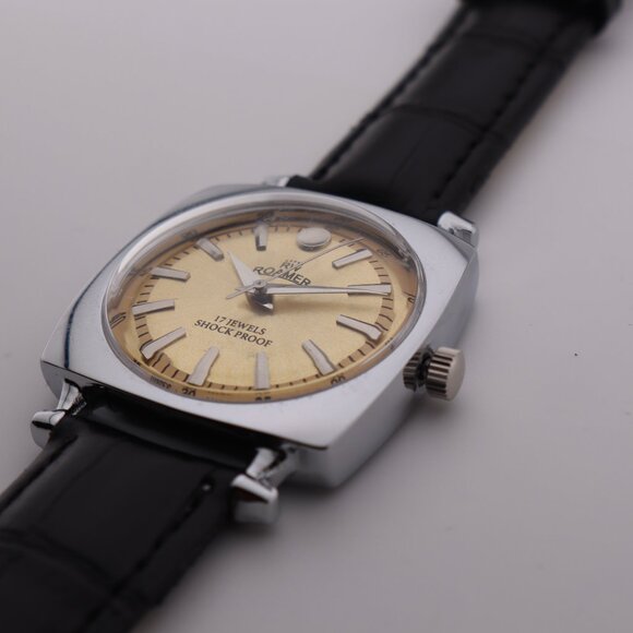 Vintage Roamer ST96 Watch – Swiss Made, 17 Jewels, Manual Wind, Stylish - Picture 5 of 9